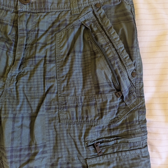 Shorts - Picture 3 of 7